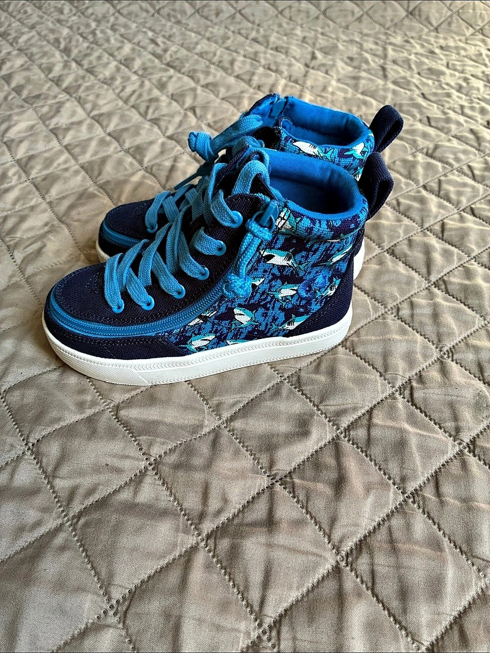 Billy Classic Lace High-Top Sneakers in Blue & White Girls US 9M NWT - Picture 3 of 7
